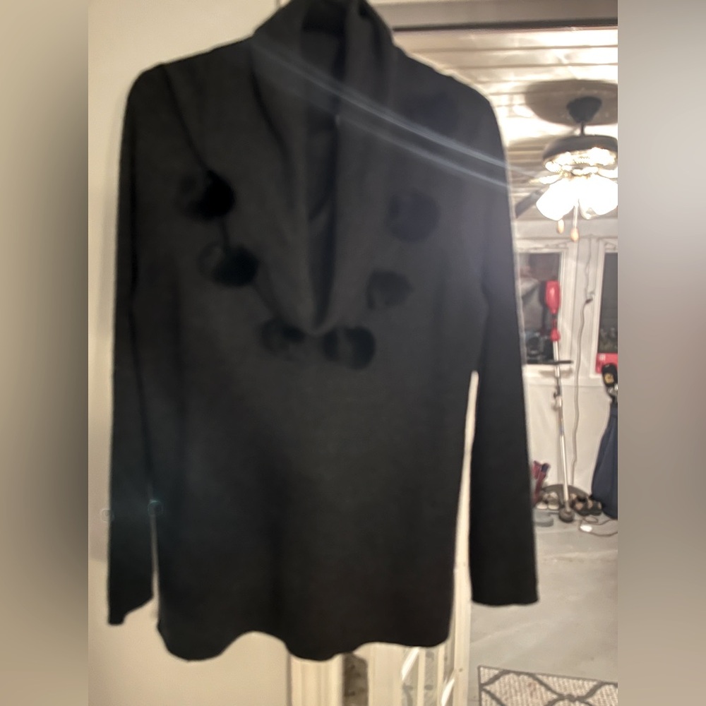Pursuits LTD black‎ cowl neck sweater appears to have never been worn